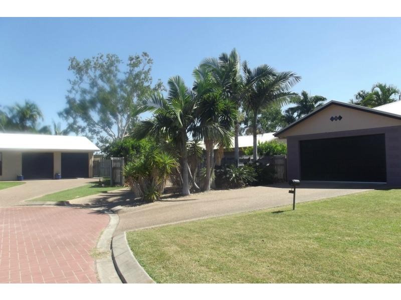 7 Heather Avenue, Rasmussen QLD 4815