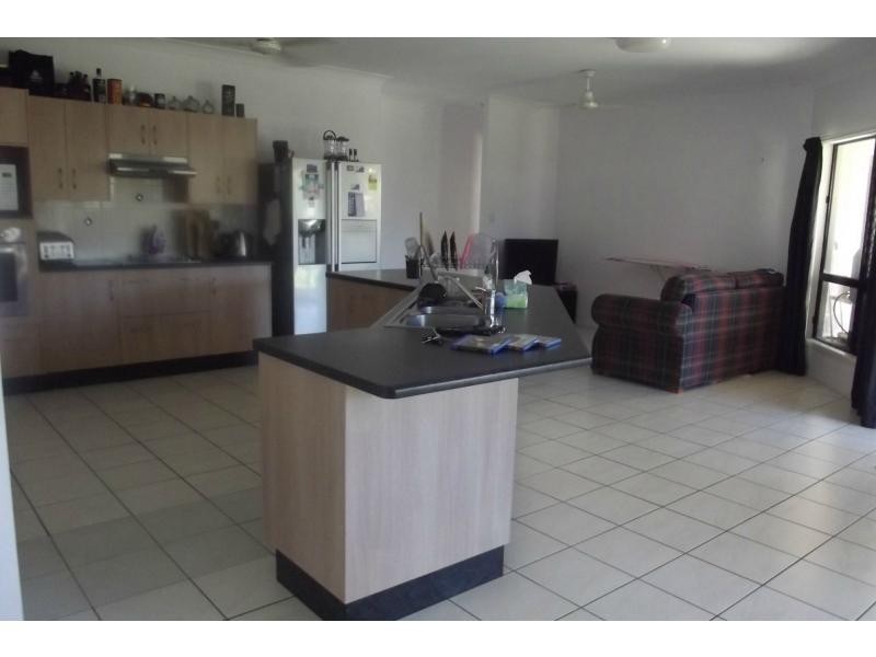 7 Heather Avenue, Rasmussen QLD 4815