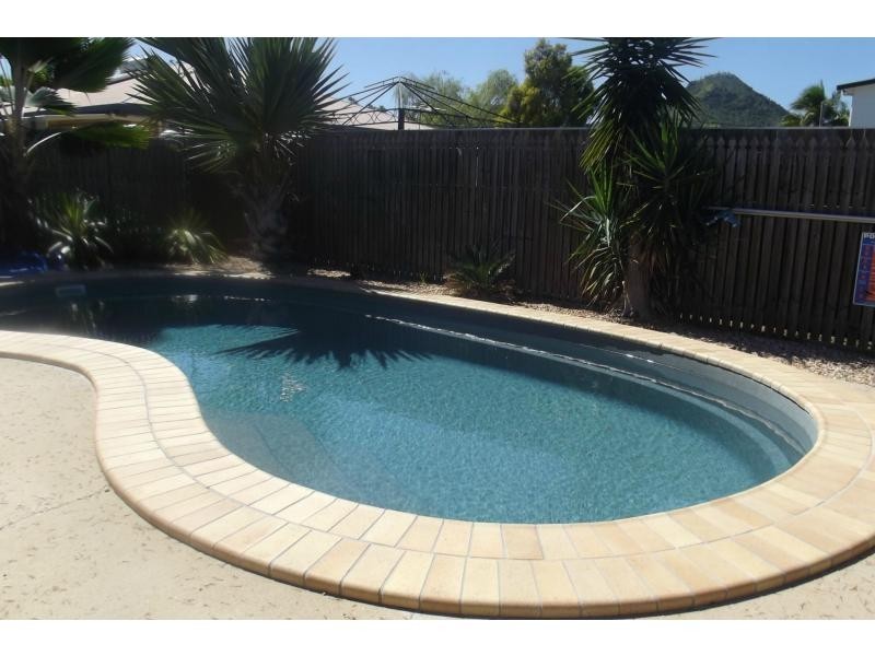 7 Heather Avenue, Rasmussen QLD 4815