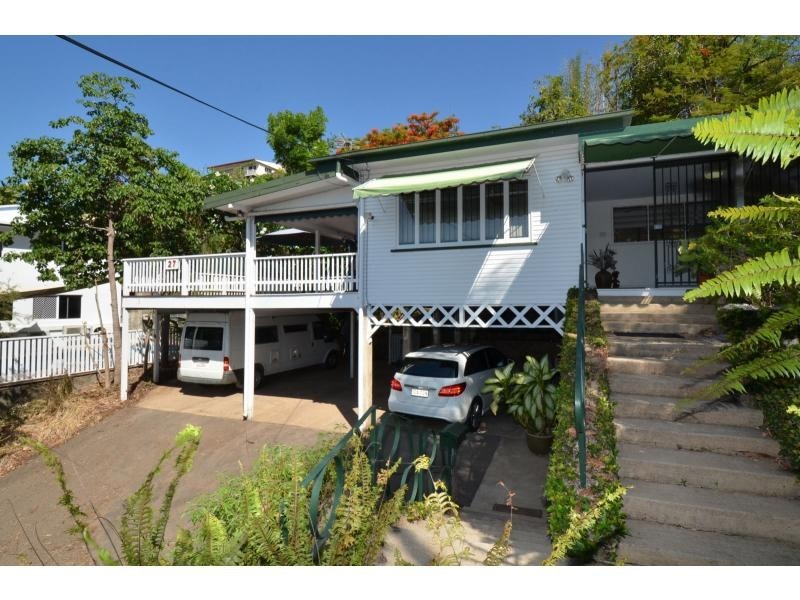 27 Queen Street, North Ward QLD 4810