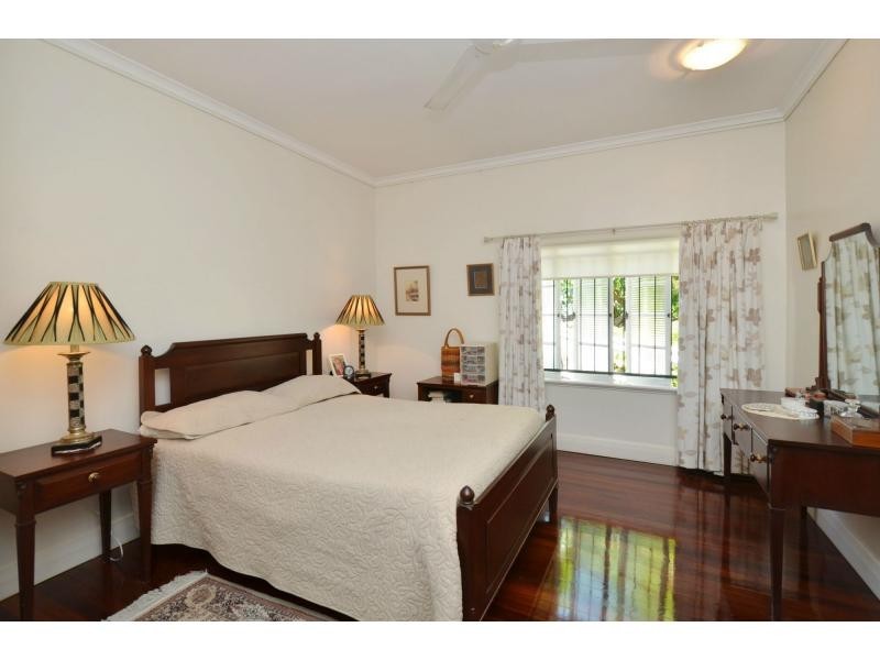 27 Queen Street, North Ward QLD 4810