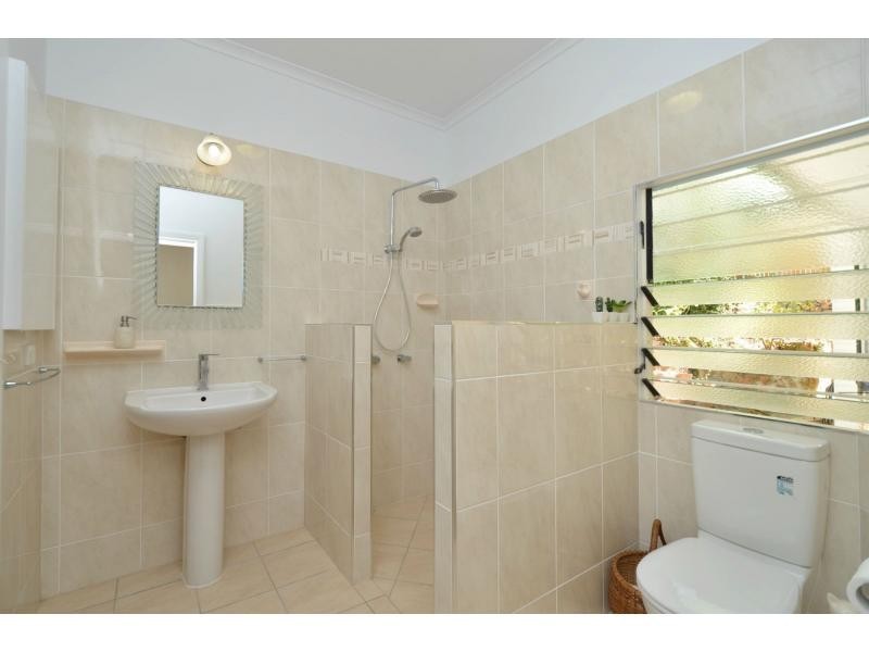 27 Queen Street, North Ward QLD 4810