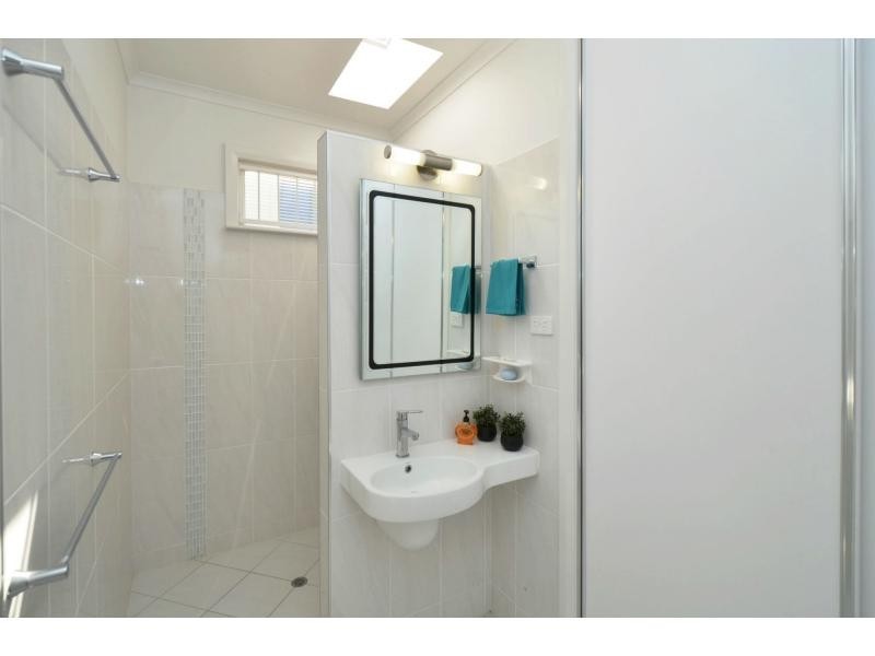 27 Queen Street, North Ward QLD 4810