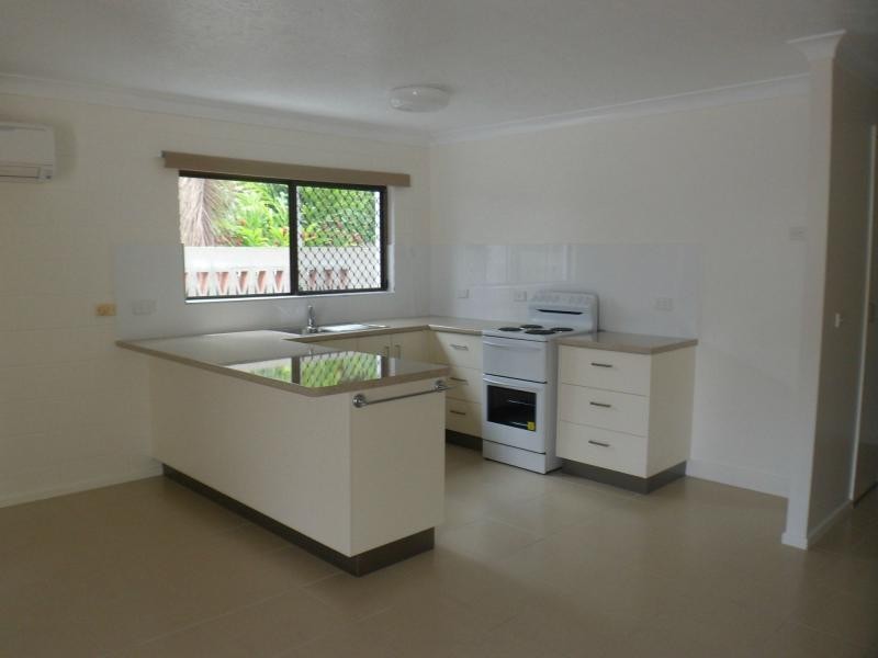 2/27 Armstrong Street, Hermit Park QLD 4812