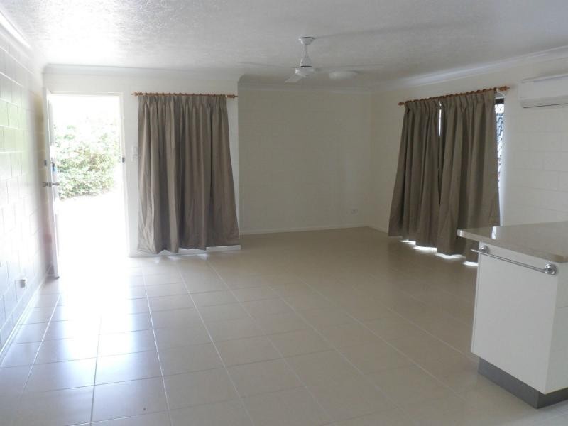 2/27 Armstrong Street, Hermit Park QLD 4812