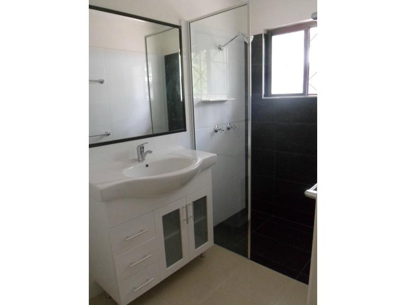 2/27 Armstrong Street, Hermit Park QLD 4812