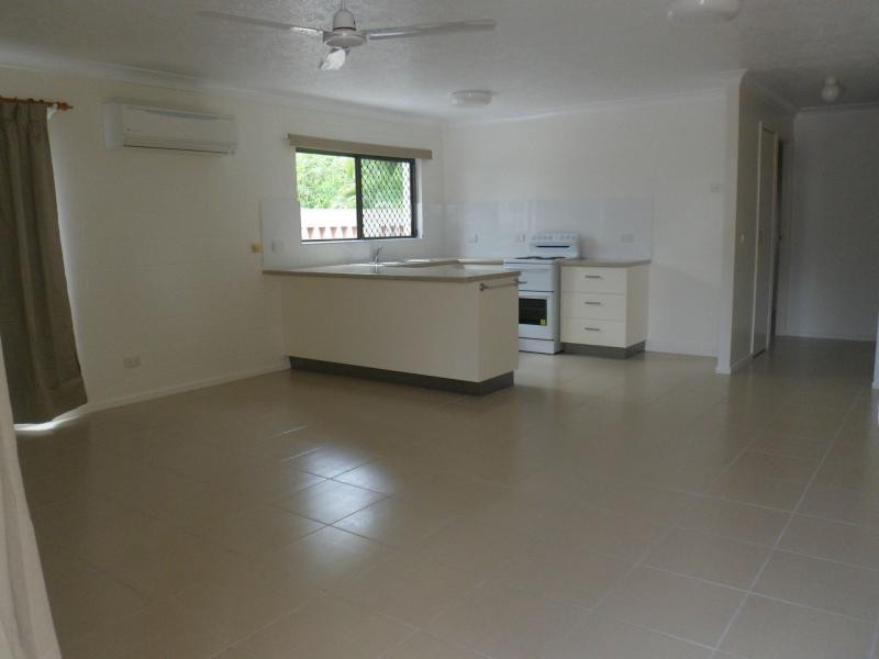 2/27 Armstrong Street, Hermit Park QLD 4812