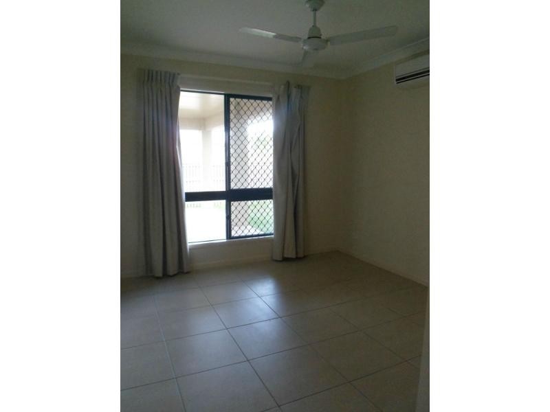 47 Hillock Crescent, Bushland Beach QLD 4818