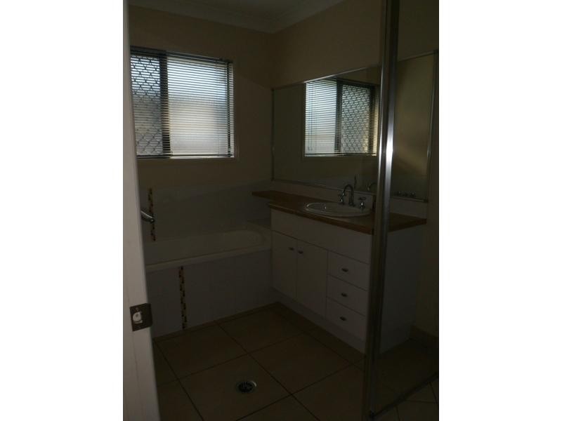 47 Hillock Crescent, Bushland Beach QLD 4818