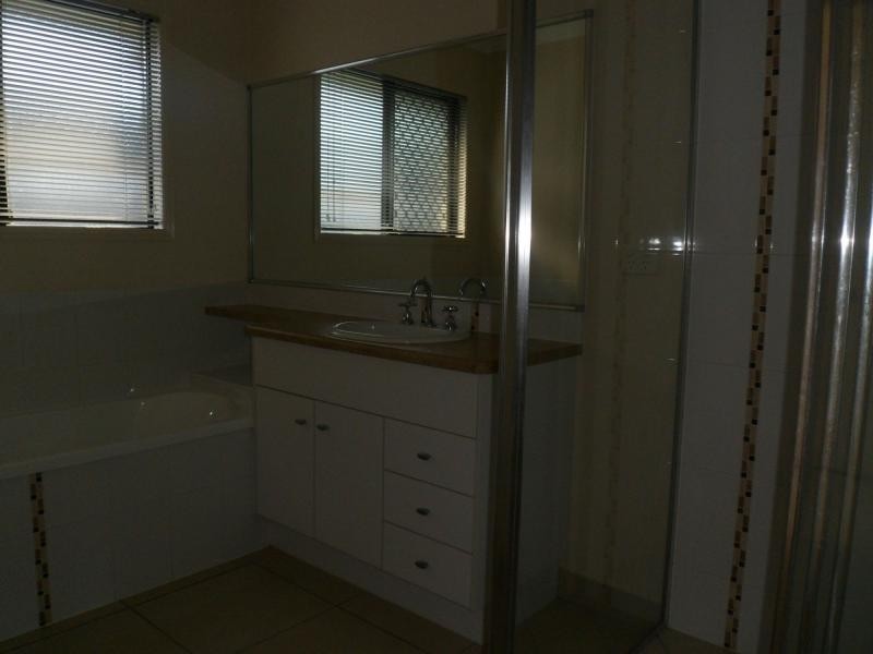 47 Hillock Crescent, Bushland Beach QLD 4818