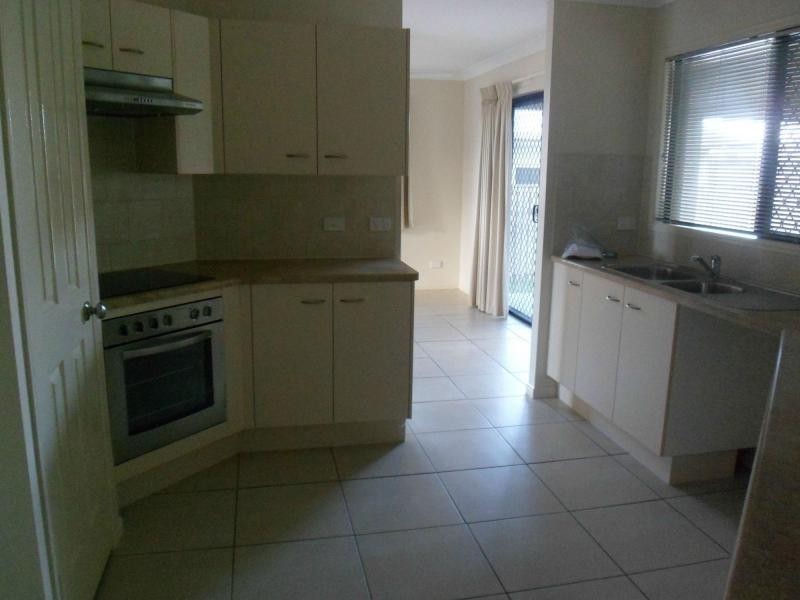 47 Hillock Crescent, Bushland Beach QLD 4818