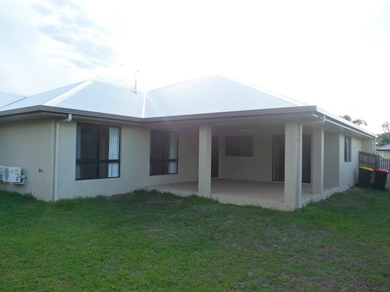 47 Hillock Crescent, Bushland Beach QLD 4818