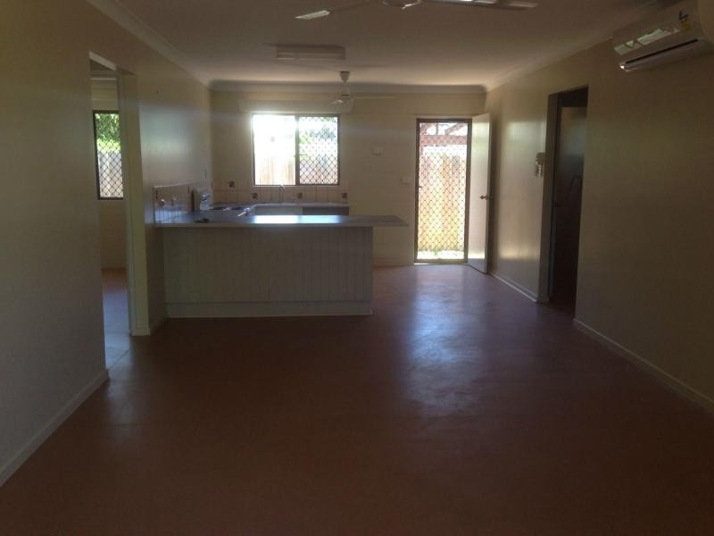 2/38 Grosvenor Street, Pimlico QLD 4812