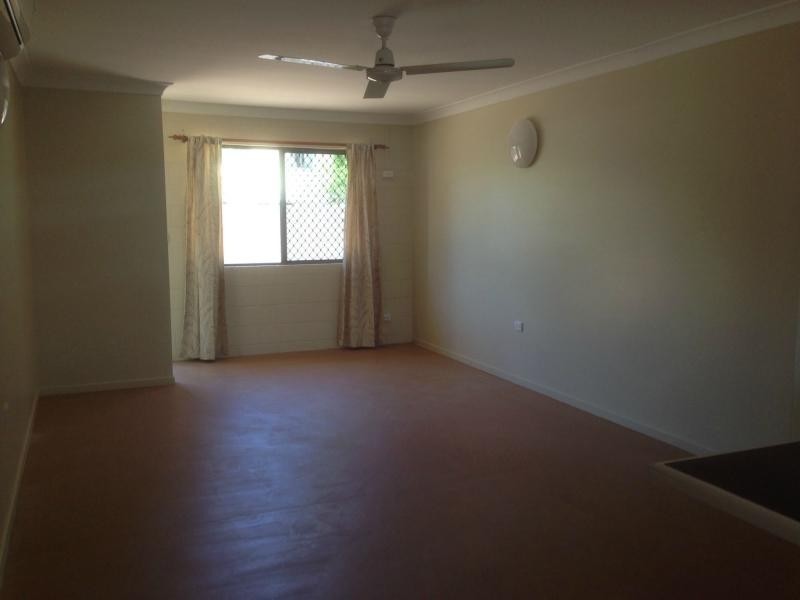 2/38 Grosvenor Street, Pimlico QLD 4812