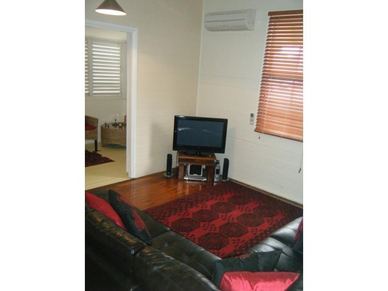 67 Tully Street, South Townsville QLD 4810