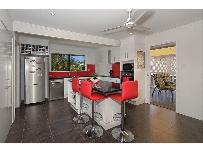 32 Lowth Street, Rosslea QLD 4812