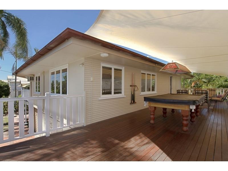 32 Lowth Street, Rosslea QLD 4812