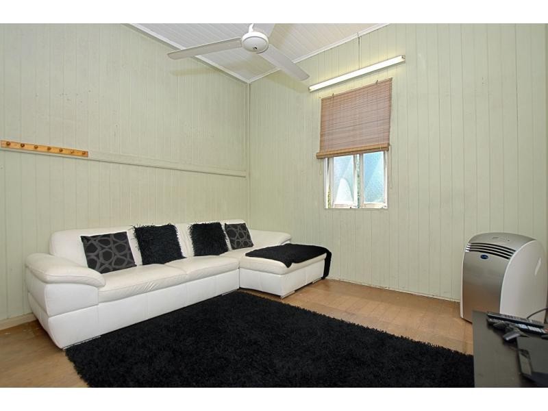 25 Philp Street, Hermit Park QLD 4812