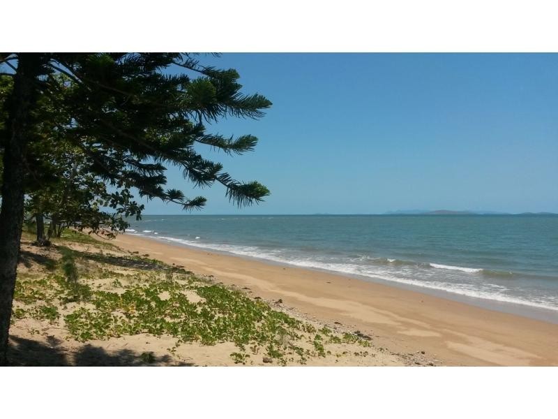 17 Saunders Beach Road, Saunders Beach QLD 4818