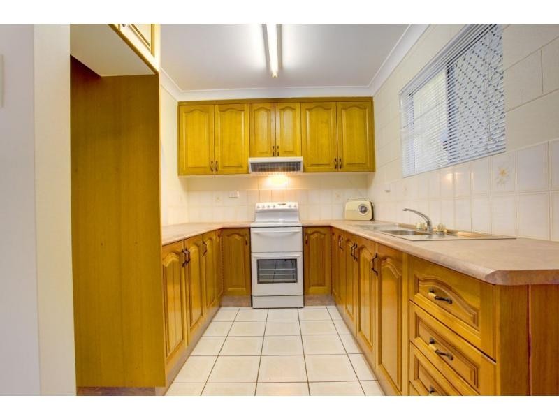 3/8 Lowth Street, Rosslea QLD 4812