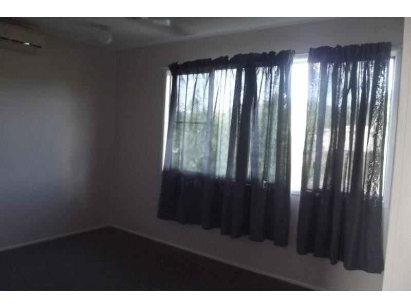 209 Pinnacle Drive, Rasmussen QLD 4815
