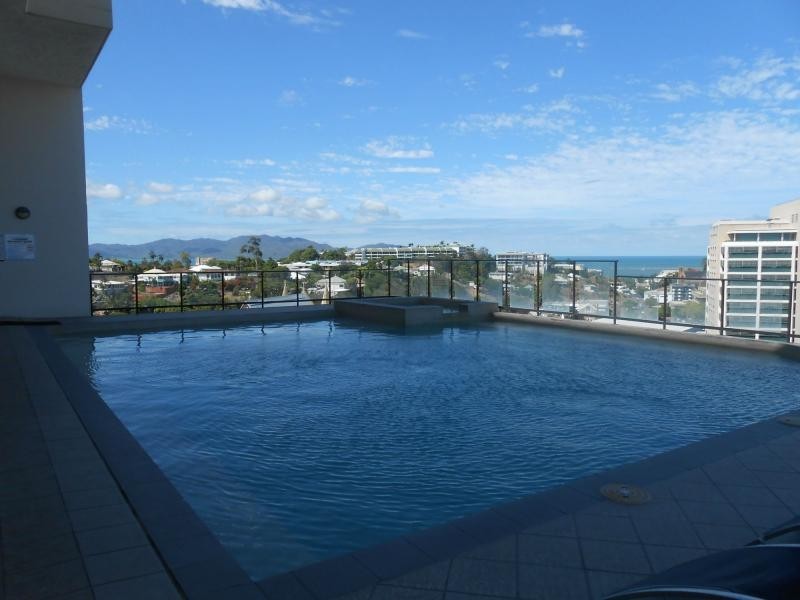 4/209 Wills Street, Townsville City QLD 4810