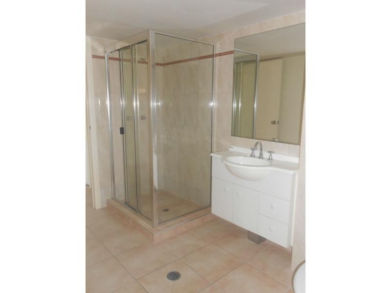 4/209 Wills Street, Townsville City QLD 4810