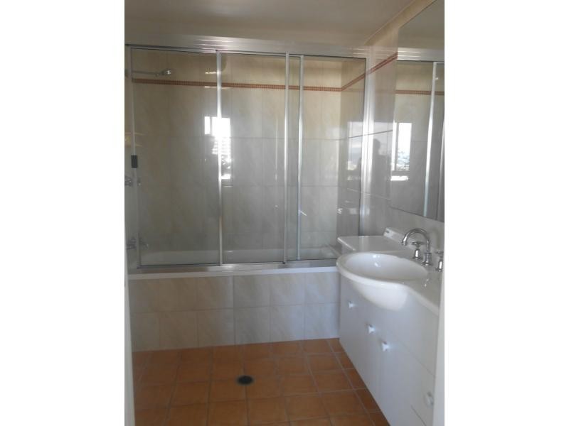 4/209 Wills Street, Townsville City QLD 4810