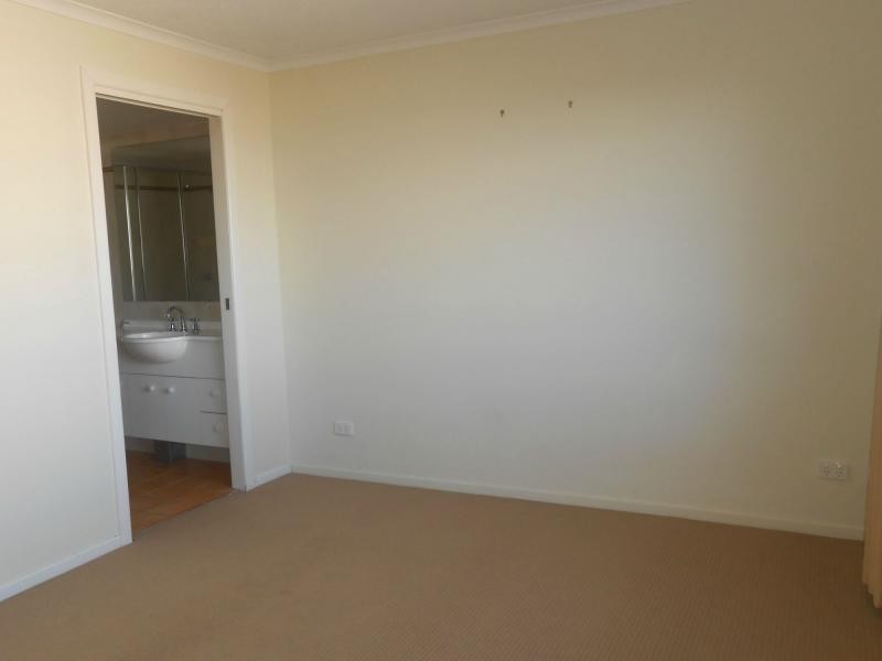 4/209 Wills Street, Townsville City QLD 4810