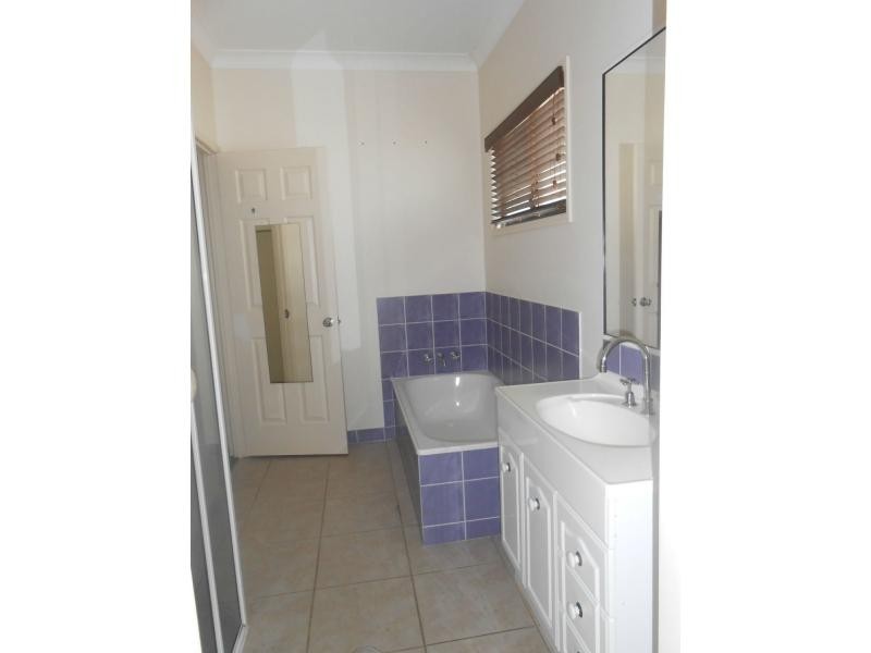 79 Perkins Street, South Townsville QLD 4810