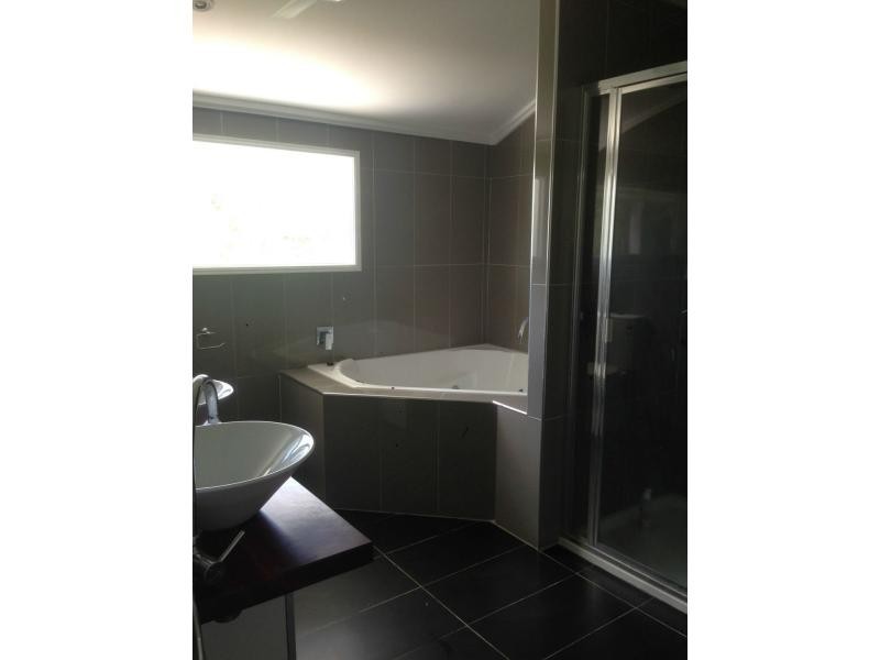 28 Edwards Street, West End QLD 4810