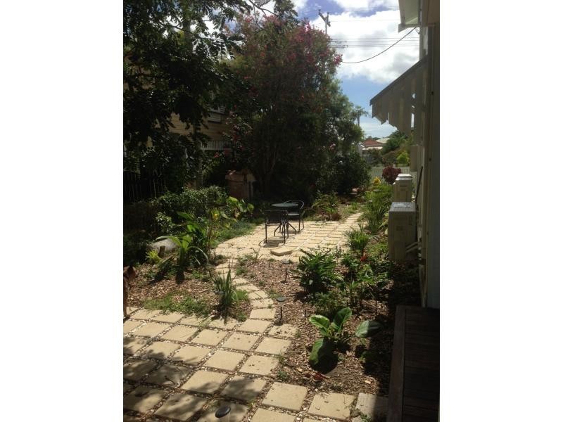 28 Edwards Street, West End QLD 4810