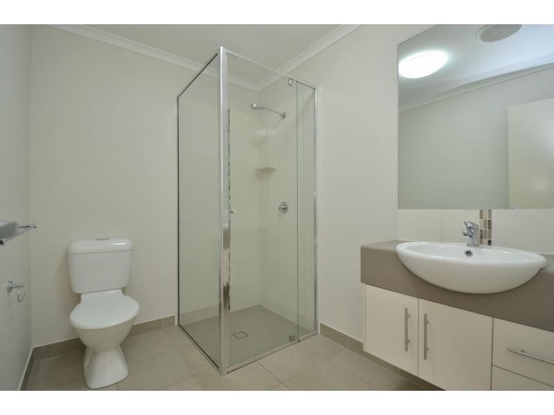 1/26 Lochern Way, Bushland Beach QLD 4818