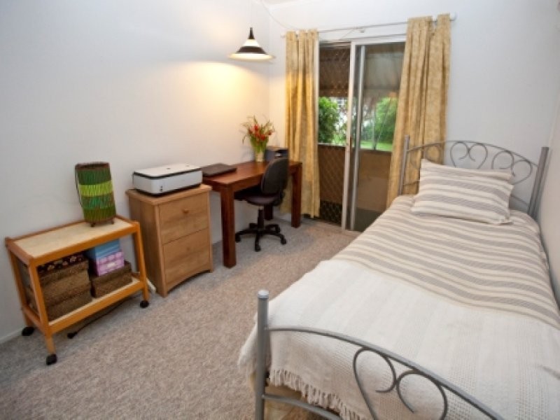 10 Seaward Crescent, Pallarenda QLD 4810