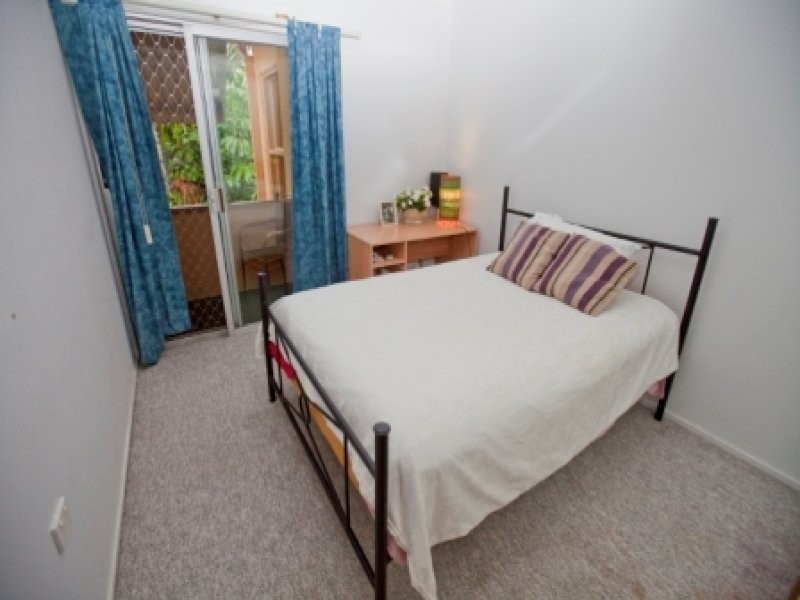 10 Seaward Crescent, Pallarenda QLD 4810