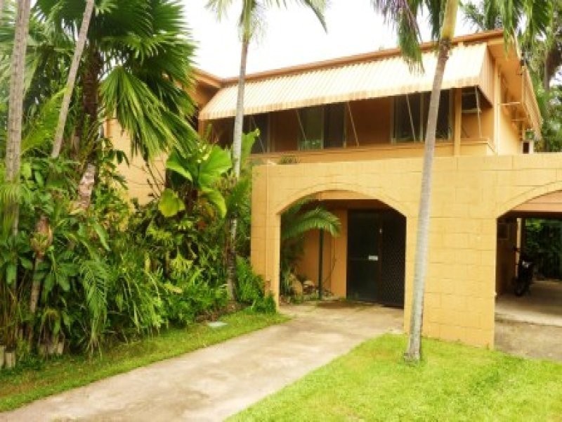 10 Seaward Crescent, Pallarenda QLD 4810