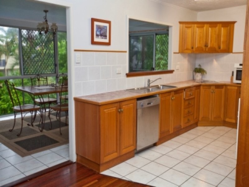 10 Seaward Crescent, Pallarenda QLD 4810