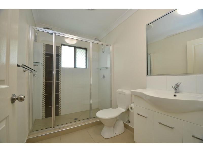 33 Kroymans Drive, Mount Louisa QLD 4814