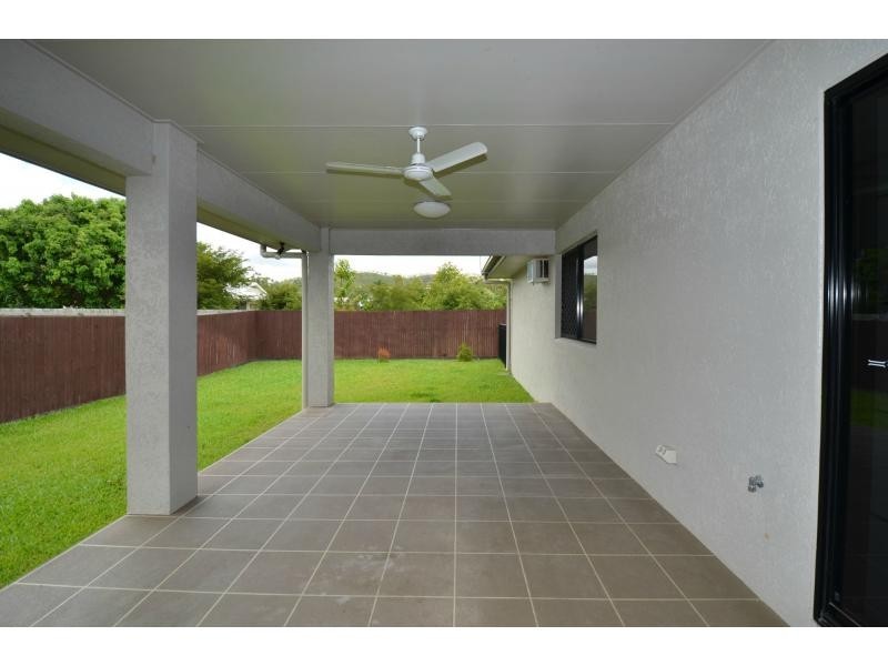 33 Kroymans Drive, Mount Louisa QLD 4814