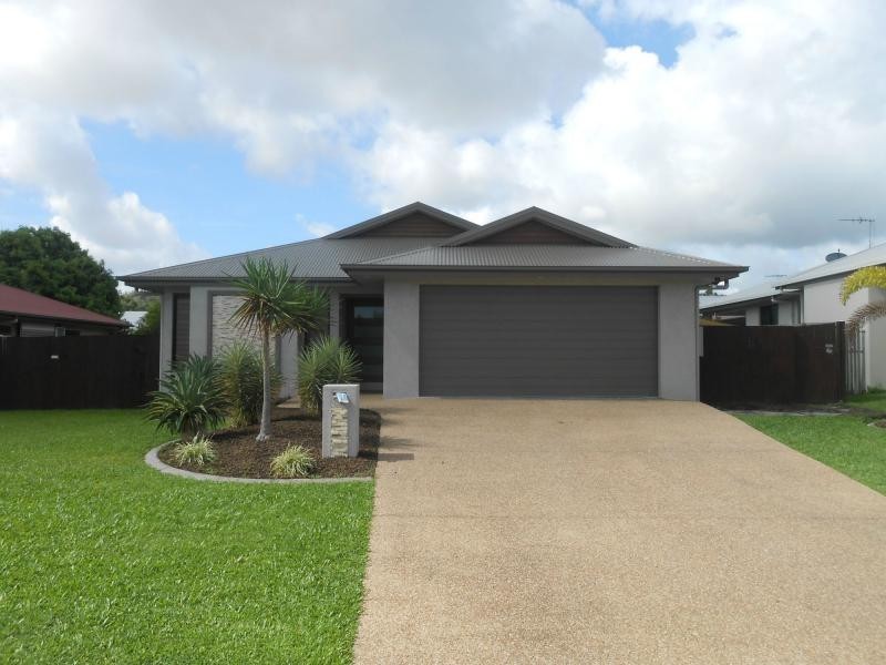 33 Kroymans Drive, Mount Louisa QLD 4814