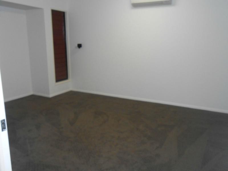 33 Kroymans Drive, Mount Louisa QLD 4814