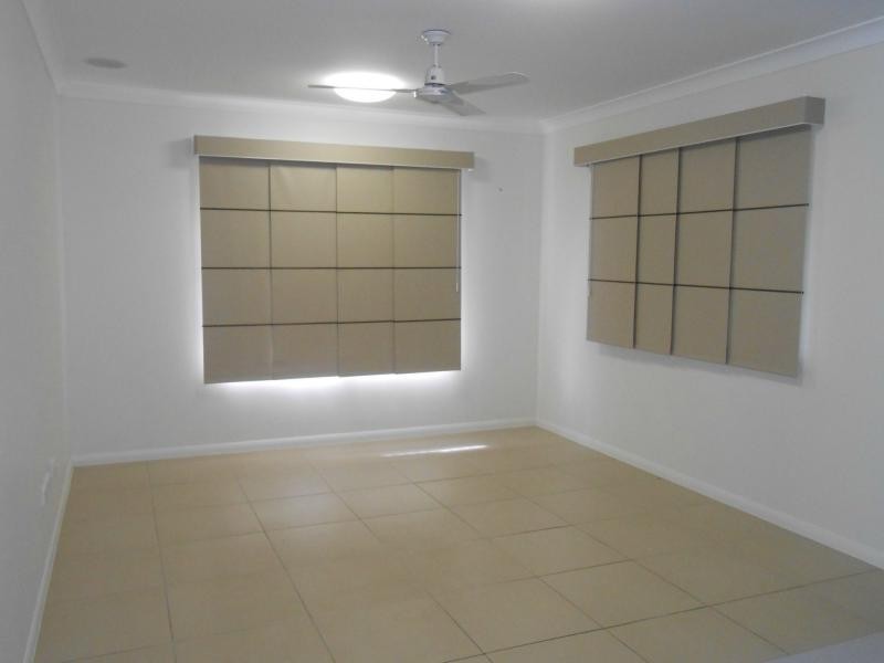 33 Kroymans Drive, Mount Louisa QLD 4814