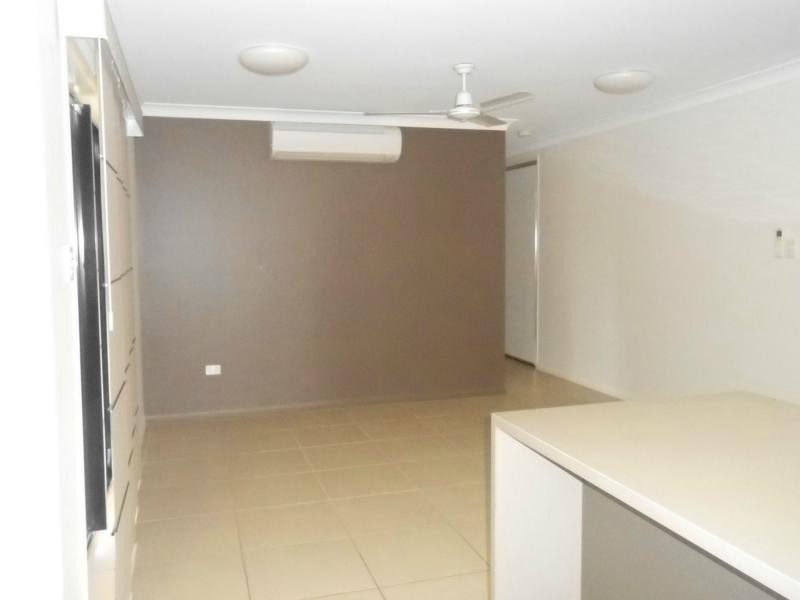 33 Kroymans Drive, Mount Louisa QLD 4814