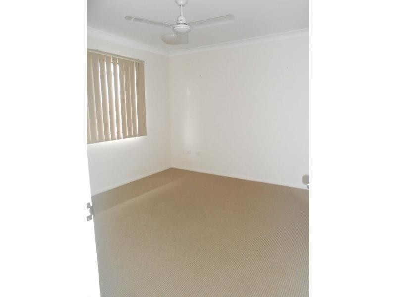 33 Kroymans Drive, Mount Louisa QLD 4814