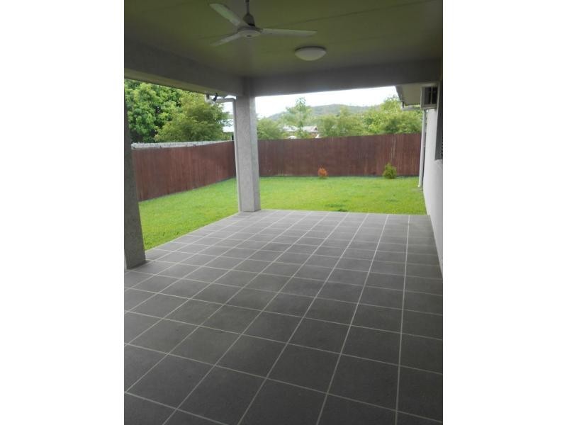 33 Kroymans Drive, Mount Louisa QLD 4814