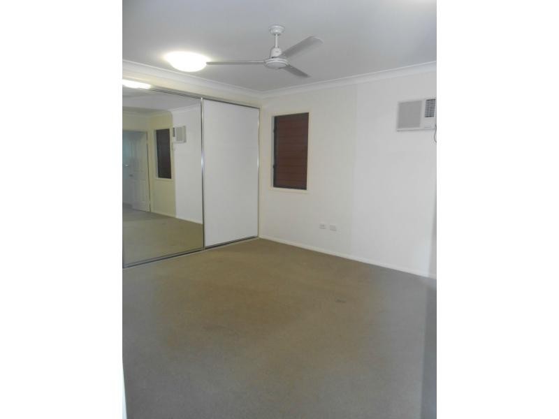 33 Kroymans Drive, Mount Louisa QLD 4814