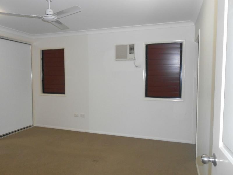 33 Kroymans Drive, Mount Louisa QLD 4814