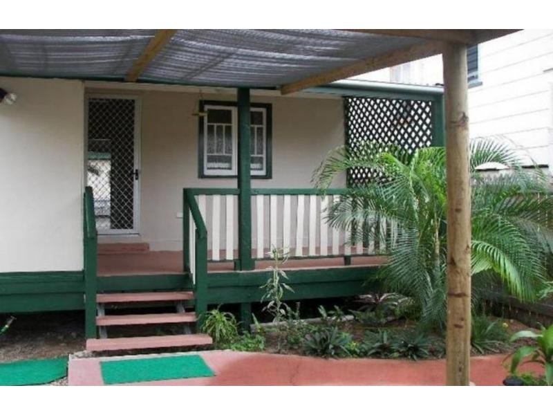 81 Perkins Street, South Townsville QLD 4810