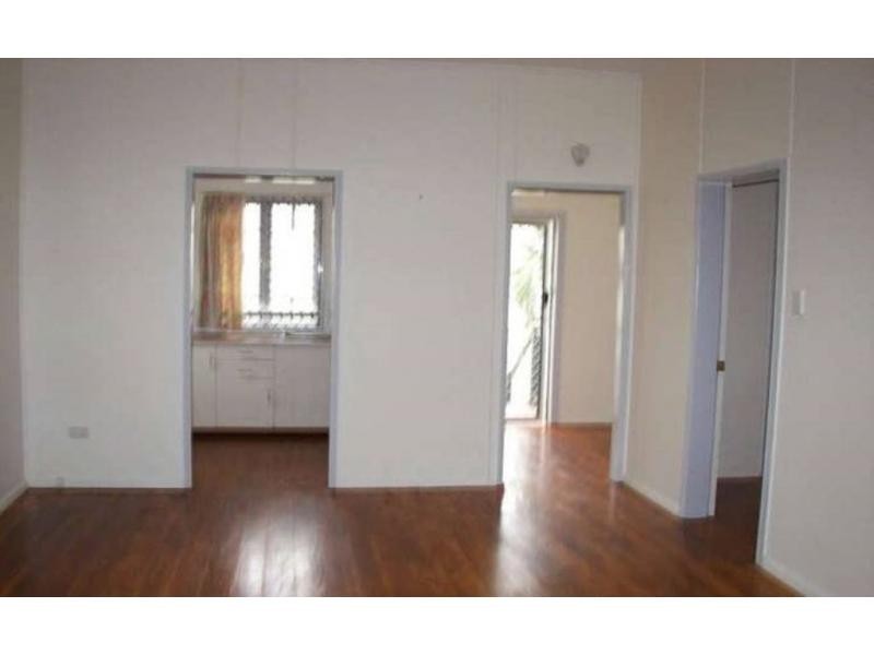 81 Perkins Street, South Townsville QLD 4810