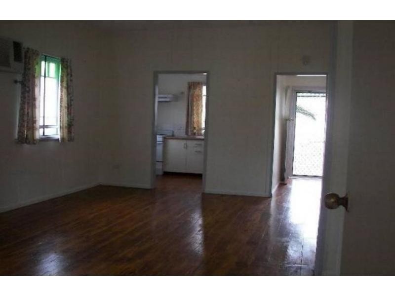 81 Perkins Street, South Townsville QLD 4810